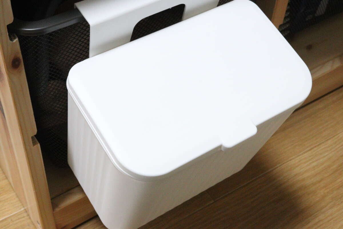 扉や引き出しに掛けられるフタ付ゴミ箱 設置 扉や引き出しに掛けられるフタ付ゴミ箱 設置
