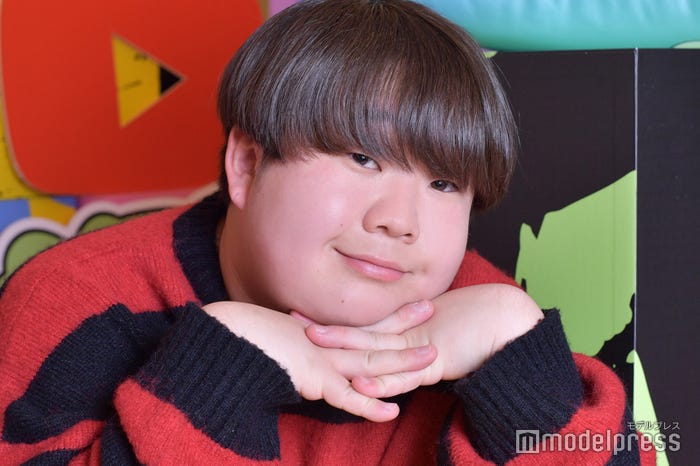 こう(C)モデルプレス