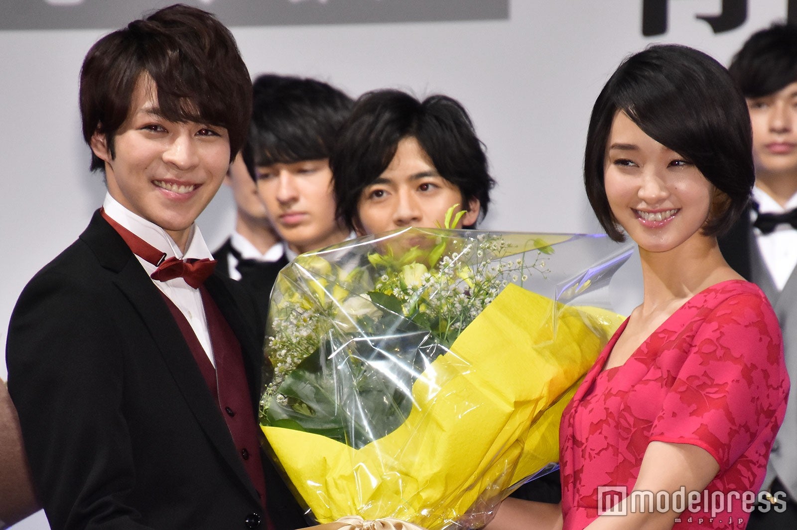 西銘駿、剛力彩芽 （C）モデルプレス