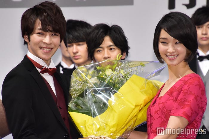 西銘駿、剛力彩芽 (C)モデルプレス