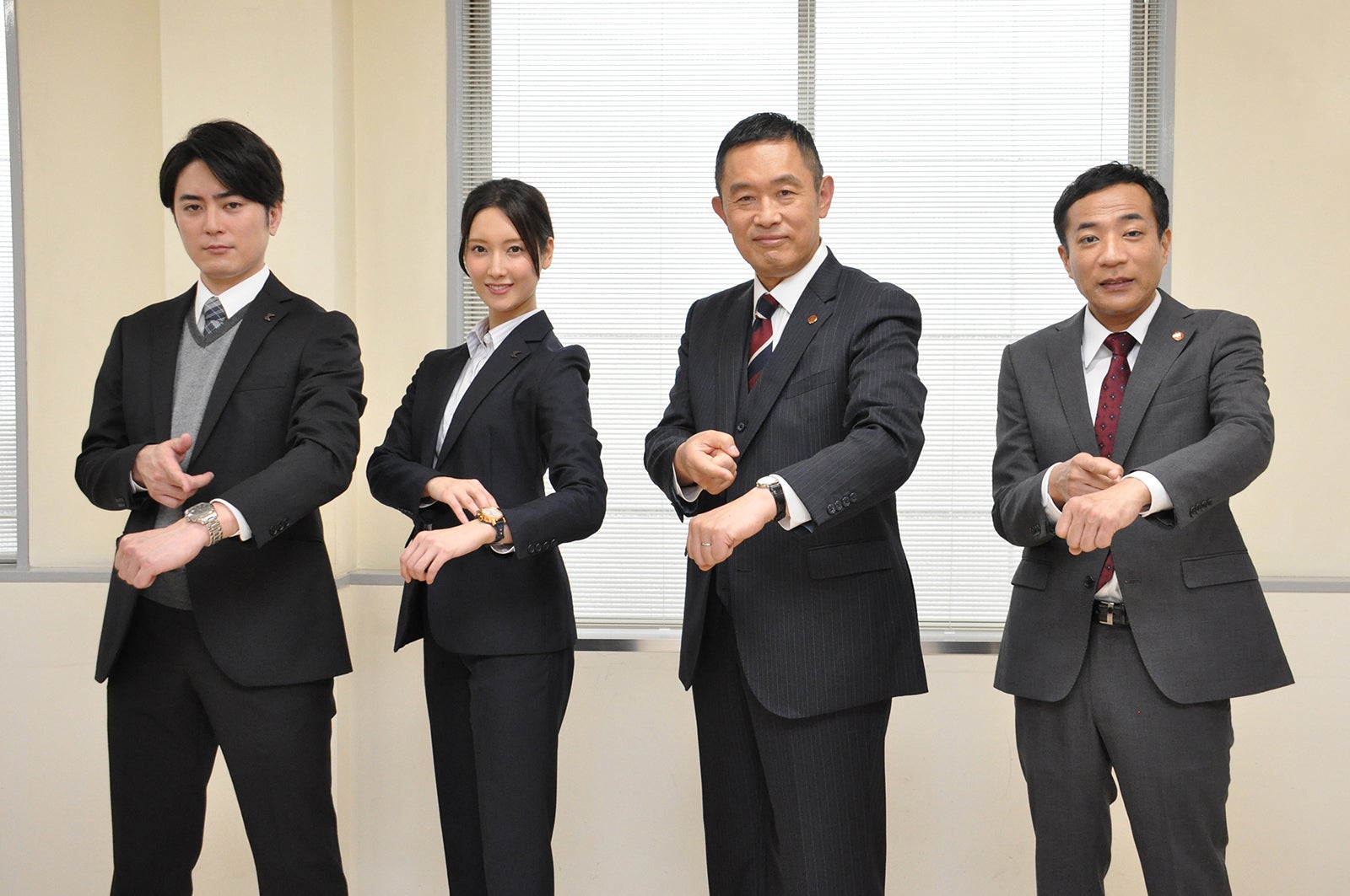 間宮祥太朗、菜々緒、内藤剛志、塙宣之（C）テレビ朝日