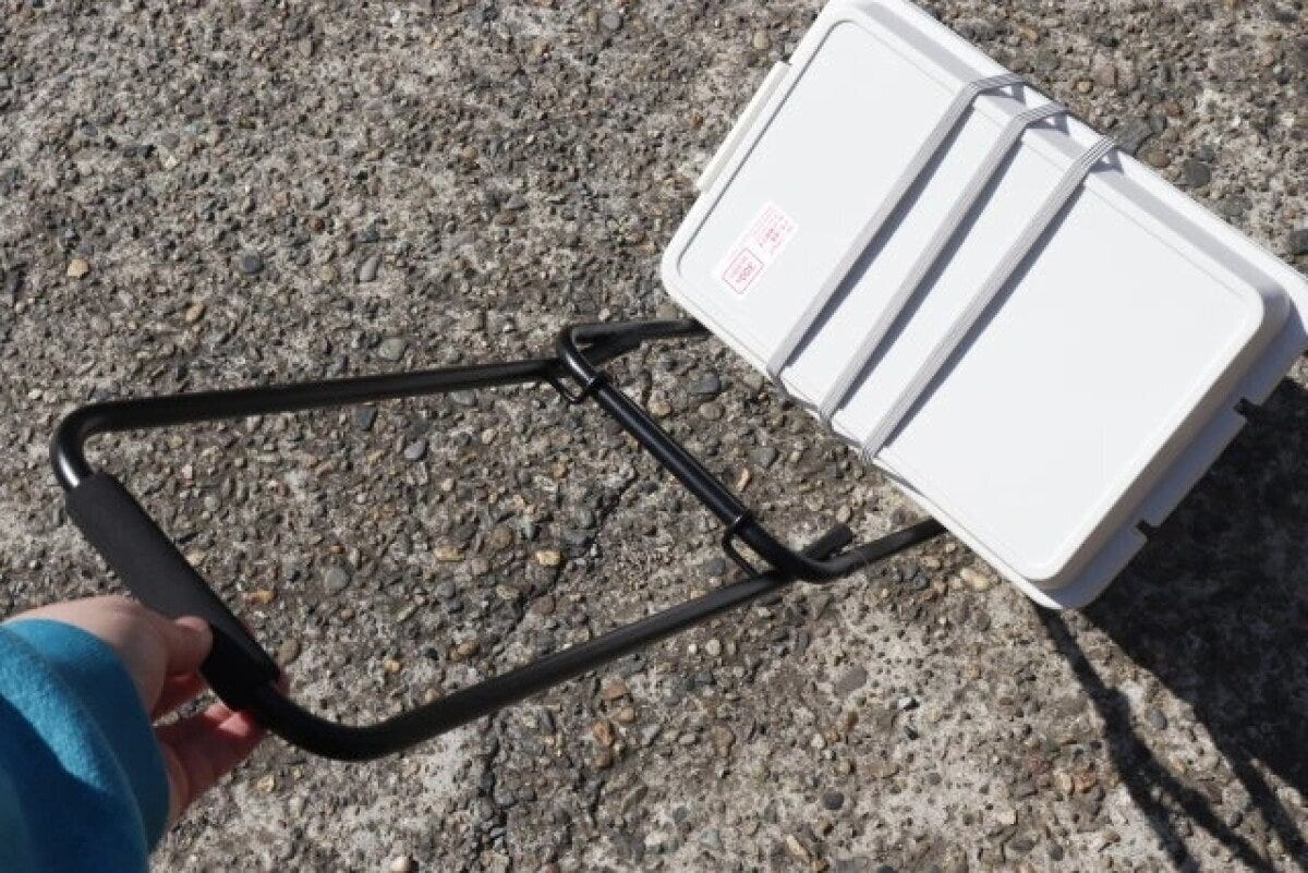 ダイソー　折り畳みキャリー　荷物