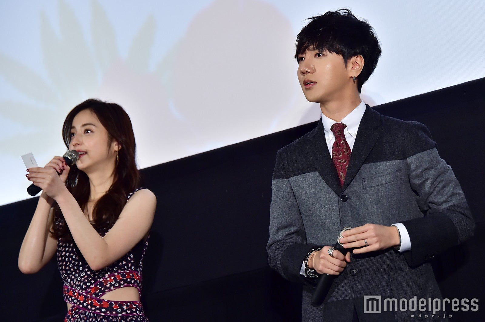 佐々木希、イェソン （C）モデルプレス