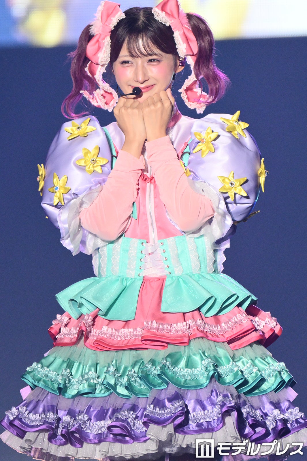 しなこ、TikTokバズ楽曲披露で会場沸かす キッズモデル10人とランウェイ登場【TGC松山2026】