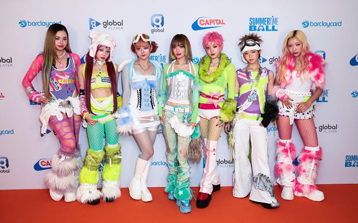 XG(左から)HARVEY、HINATA、JURIA、JURIN、CHISA、COCONA、MAYA(提供写真)