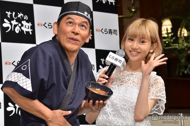 抜群のコンビネーションを見せた岡田圭右（左）と水沢アリー（右）