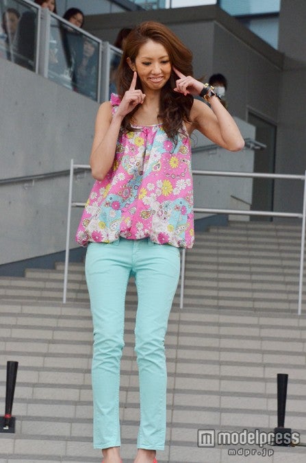 ファッションショー「RODEO CROWNS」ステージ