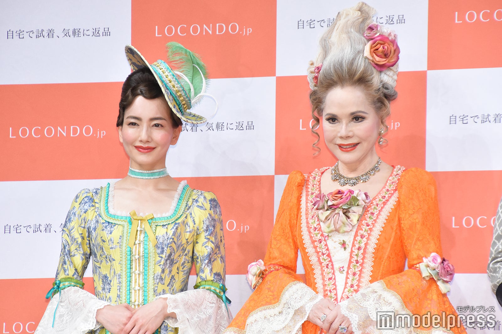 辻元舞、デヴィ夫人（C）モデルプレス