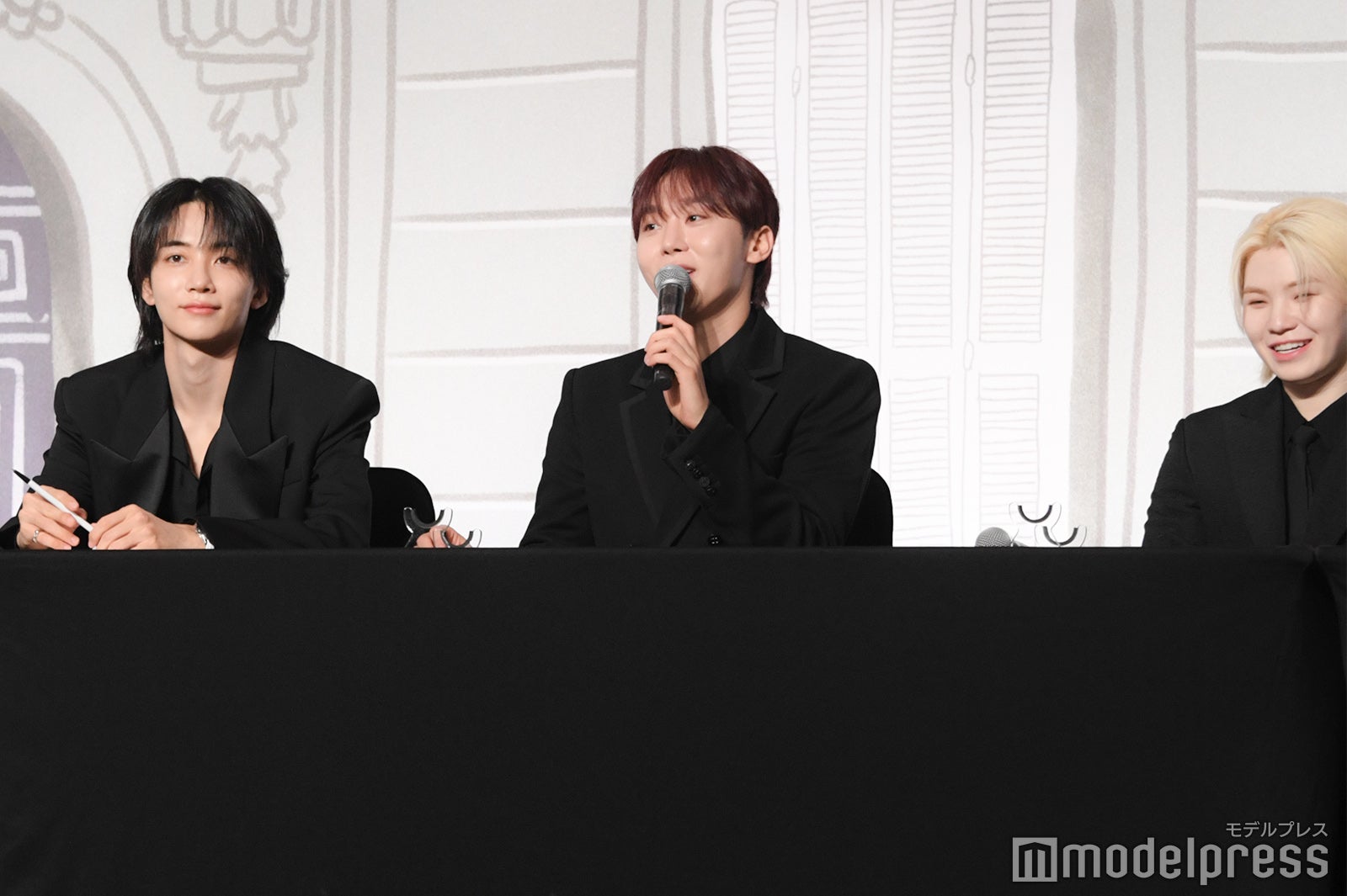 JEONGHAN（ジョンハン）、SEUNGKWAN（スングァン）、WOOZI（ウジ）（C）モデルプレス