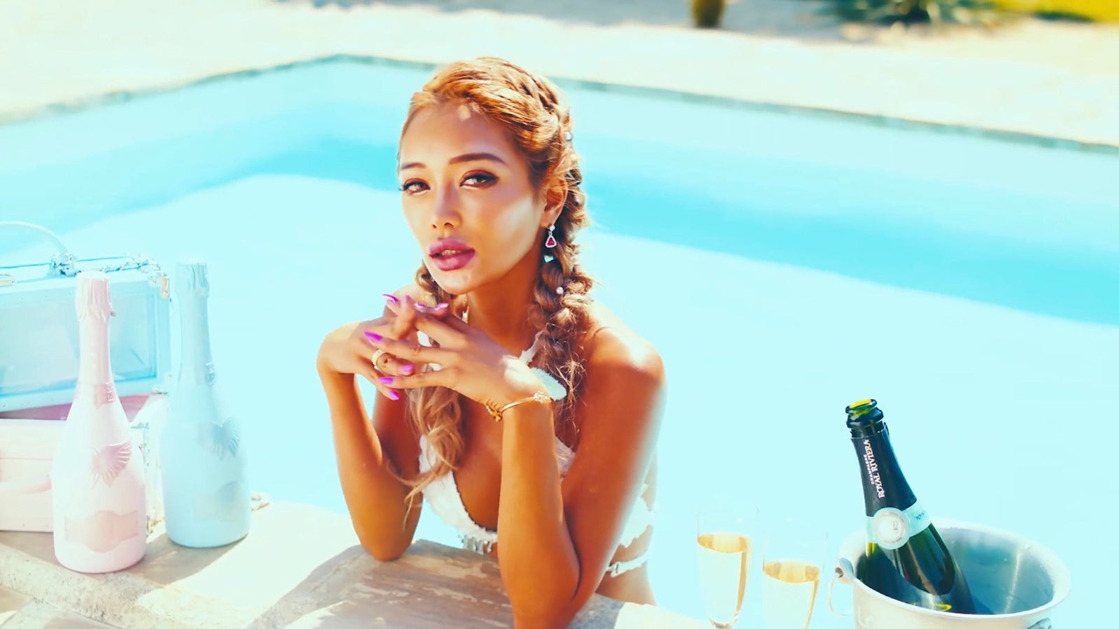 LOALO MODELS「Summer On My Mind feat. SLOTH」MVより（提供画像） 