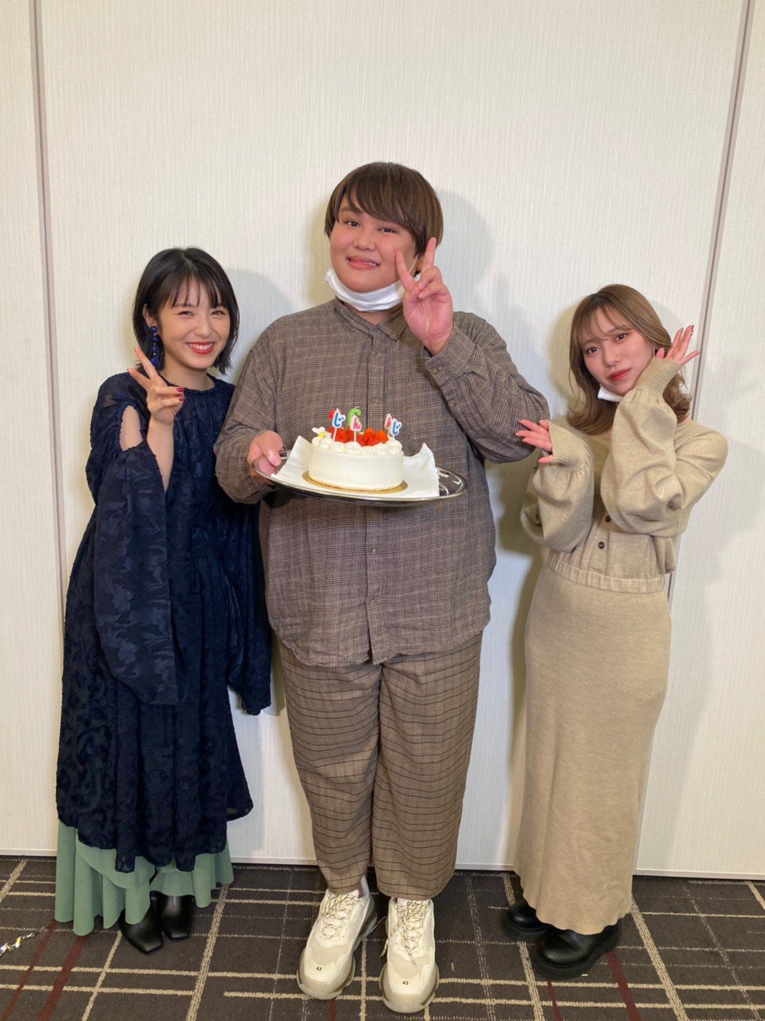 浜辺美波、仲良しYouTuber・パパラピーズとコラボ ドッキリでまさかの展開