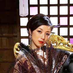 高岡早紀(c)「殺しの女王蜂」製作委員会