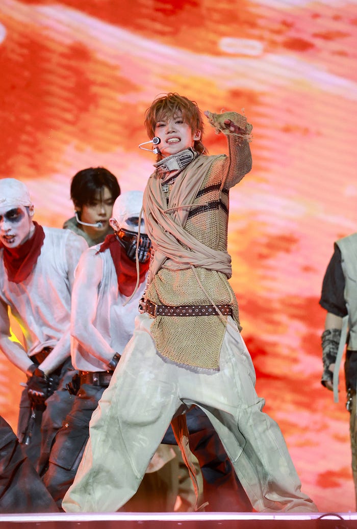 CLOSE YOUR EYES(C)HLL ALL RIGHT RESERVED