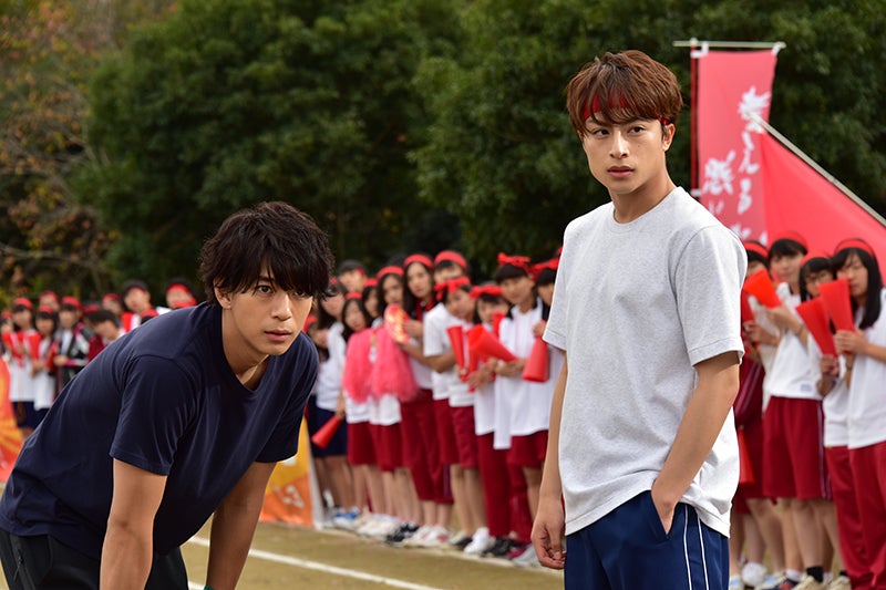 三浦翔平、白濱亜嵐／「ひるなかの流星」より（C）2017 フジテレビジョン 東宝 集英社（C）やまもり三香／集英社