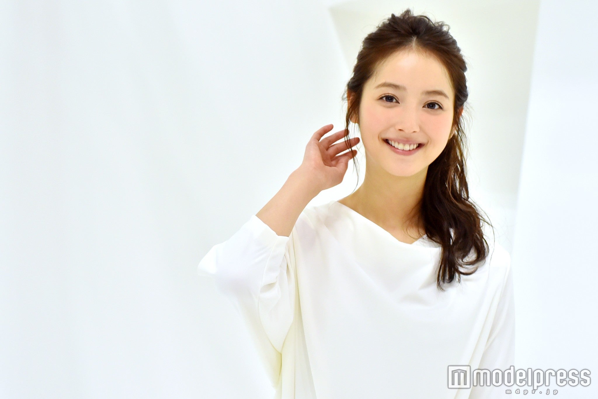 モデルプレスのインタビューに応じた佐々木希（C）モデルプレス