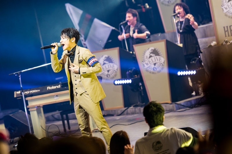 SKY-HIのライブの様子（画像提供：avex）