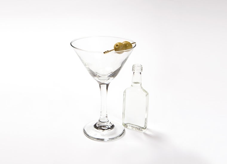 ウォッカマティーニ1,090円（税抜）（C）はせつ町民会／ユーリ!!! on ICE 製作委員会