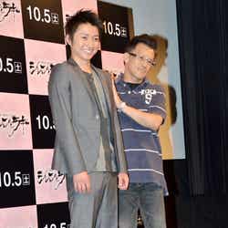 藤原竜也(左)と橋本じゅん(右)