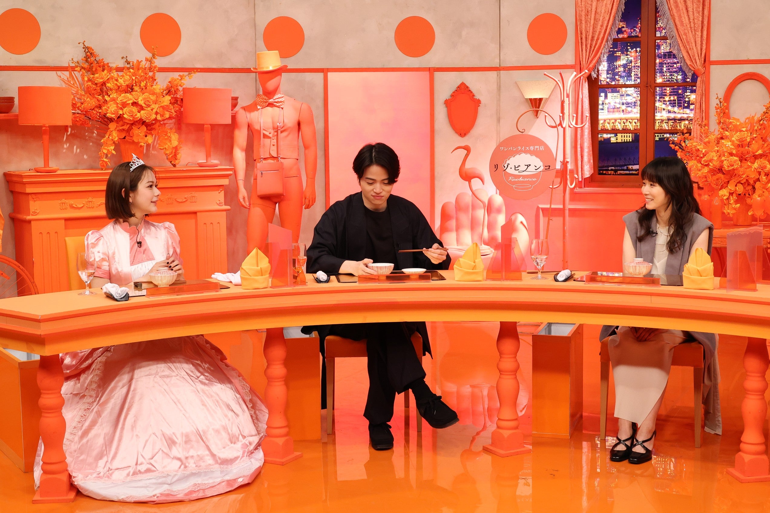 村重杏奈、菊池風磨、松岡茉優（C）フジテレビ