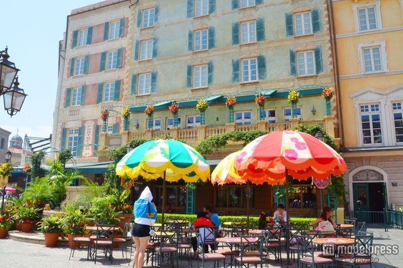 パラソルも南国の雰囲気に（TDS)