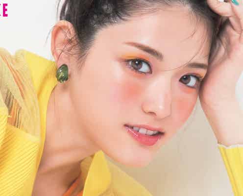 松村沙友理「VOCE」初登場で“夏に楽しみたいカラフルメイク”披露