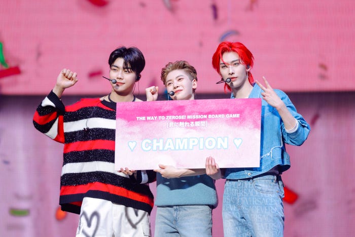 ゲームで優勝したパク・ゴヌク、ソク・マシュー、リッキー/上山陽介(C)WAKEONE/LAPONE Entertainment