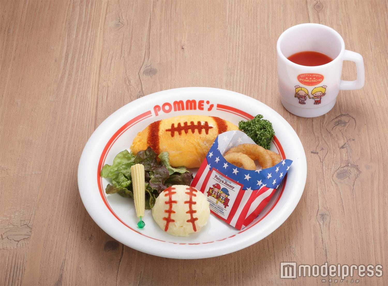 「パティ＆ジミーのスポーツオムライスプレート」￥1，390（税抜）（C）1976，2016 SANRIO CO．，LTD．（L）