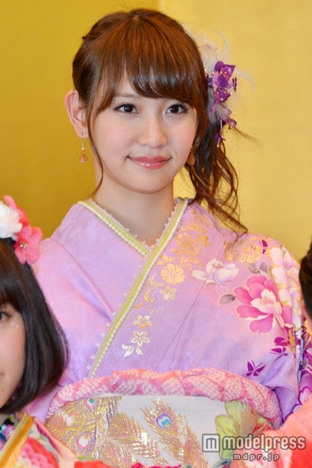 艶やか晴着姿を披露した永尾まりや