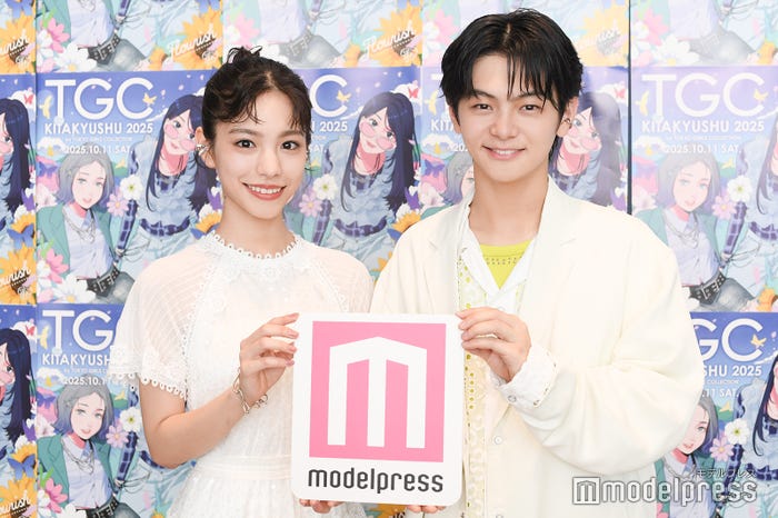 當真あみ&齋藤潤(C)モデルプレス