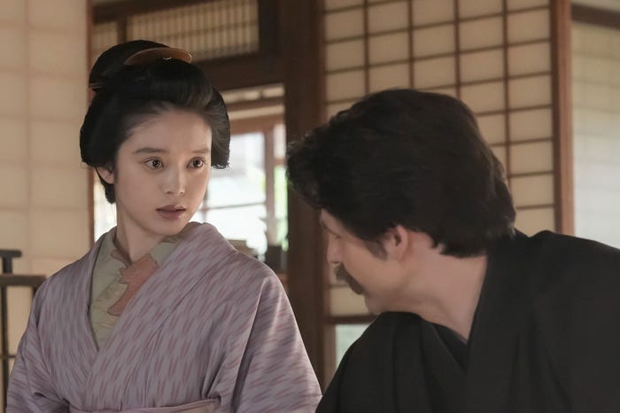 高石あかり、トミー・バストウ「ばけばけ」第101話(C)NHK