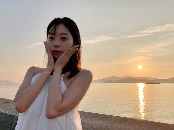 青山ひかる/FRIDAYグラビアツイッター(@fridaysub)より