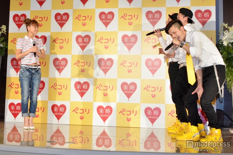 「A．F．R．O」のメンバーと鈴木奈々