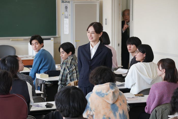 北川景子 「女神の教室~リーガル青春白書~」第10話より(C)フジテレビ