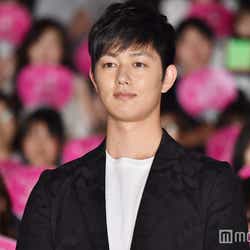 月9 海月姫 工藤阿須加が女装 ドレス姿 に反響 筋肉モリモリ 兄弟でお揃い 妄想広げる視聴者続出 第6話 モデルプレス