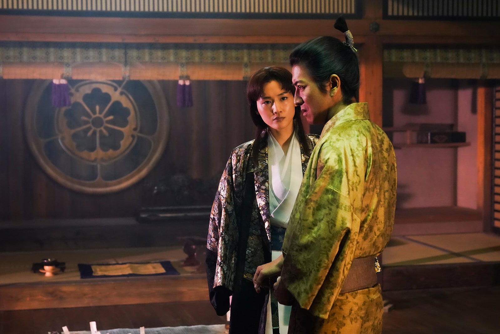 木村拓哉＆綾瀬はるか、力強い表情の「レジェンド＆バタフライ」新場面写真解禁