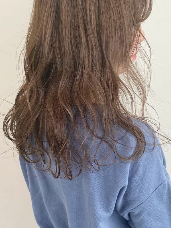 21年も人気のミルクティーグレージュとは 明るめ暗め別の旬な髪色まとめ モデルプレス