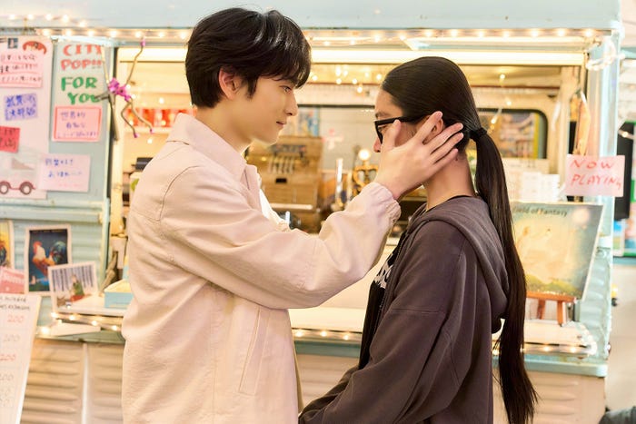 渡邊圭祐、Koki,(C)映画「女神降臨」製作委員会