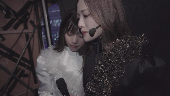 西野七瀬、白石麻衣/「いつのまにか、ここにいる Documentary of 乃木坂46」(提供写真)