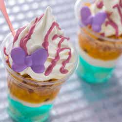アイスクリームコーン／トロピカルフルーツサンデー¥700（C）Disney