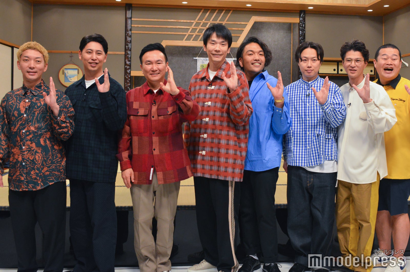 嶋佐和也、屋敷裕政、山内健司、濱家隆一、盛山晋太郎、リリー、芝大輔、ともしげ（C）モデルプレス