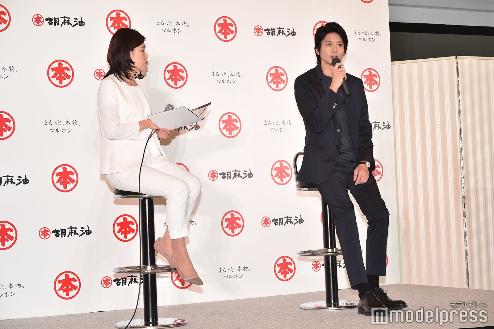 向井理（右）／（C）モデルプレス