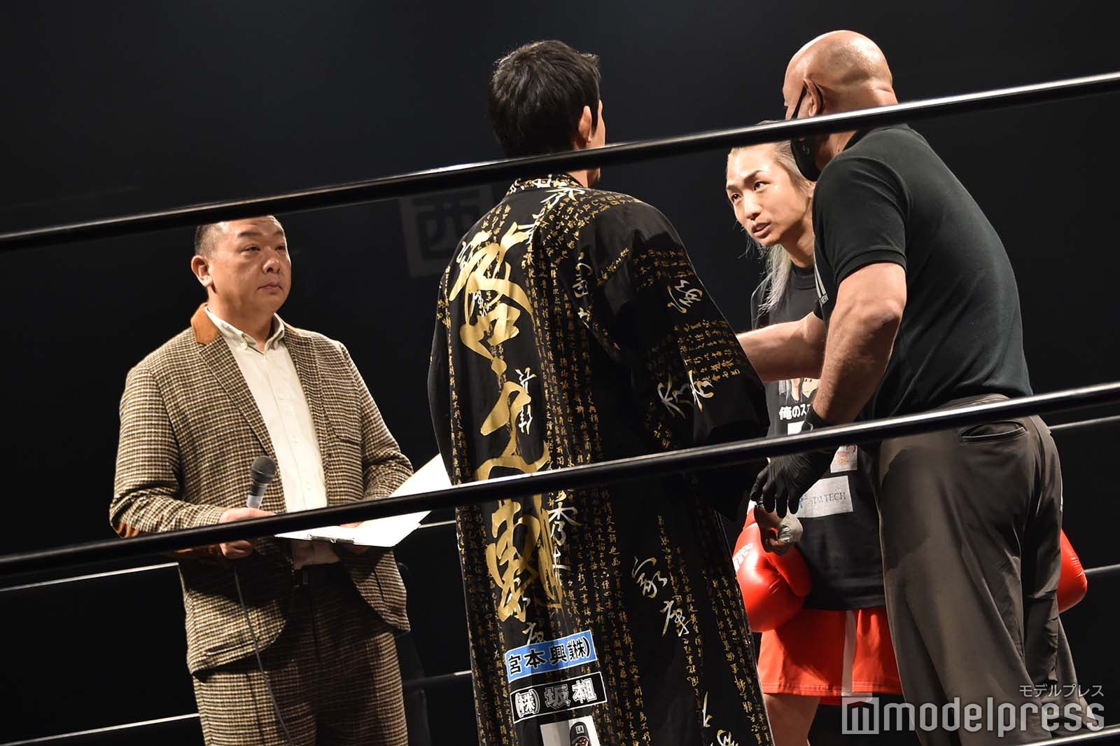 （C）モデルプレス