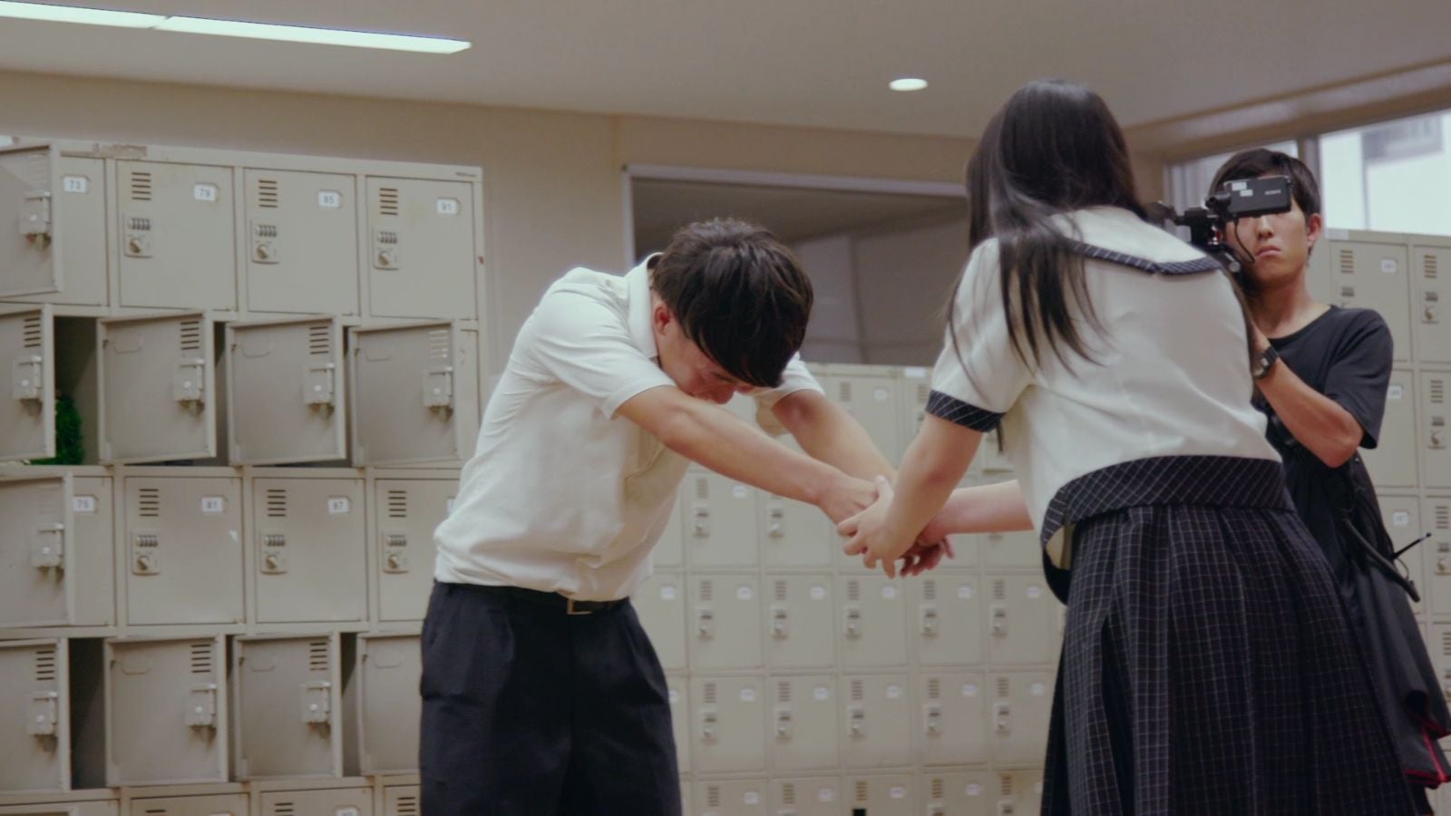 AKB48「LOVE TRIP」MVより