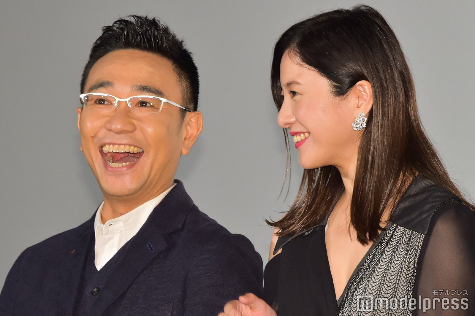 八嶋智人、吉高由里子（C）モデルプレス