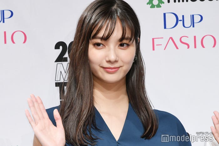 新川優愛 (C)モデルプレス
