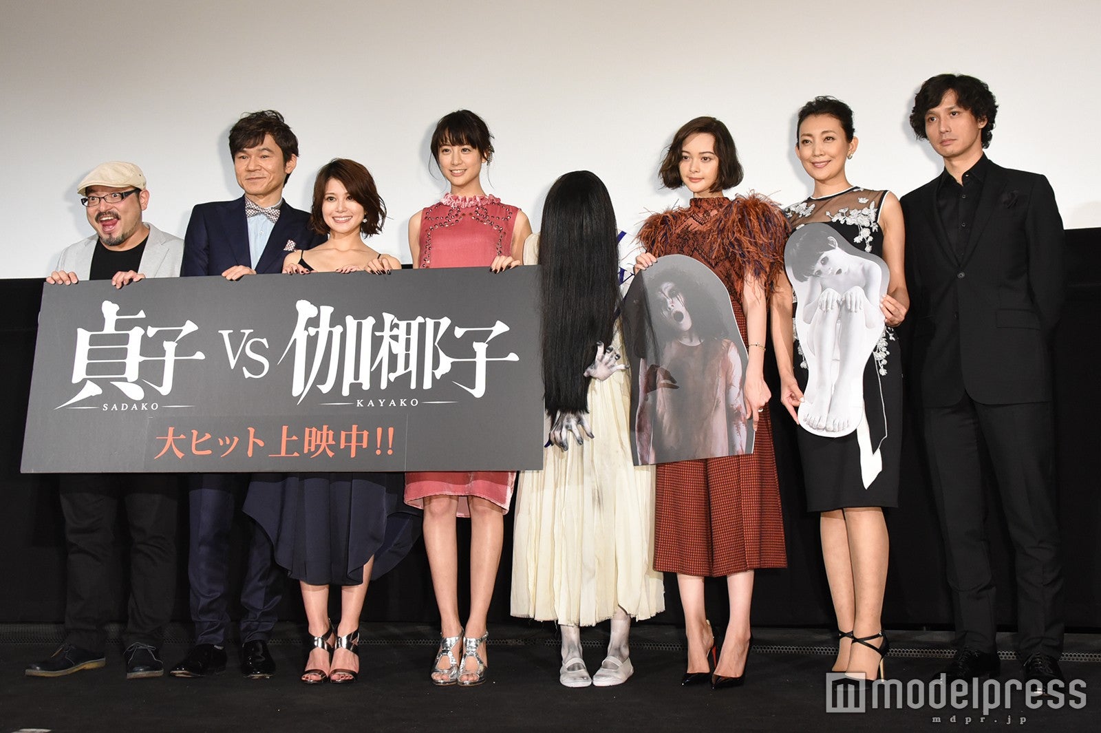 （左から）白石晃士監督、甲本雅裕、佐津川愛美、山本美月、玉城ティナ、田中美里、安藤政信