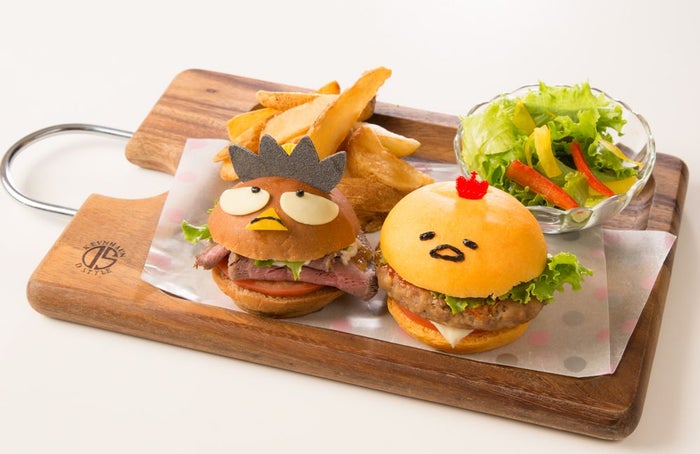 ぐでたまとばつ丸のミニミニハンバーガーセット　1,200円＋税（C）1993, 2013, 2018 SANRIO CO., LTD. APPROVAL NO.S592279