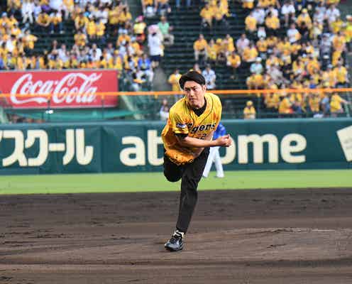 間宮祥太朗、憧れの甲子園で始球式 剛速球に会場どよめき