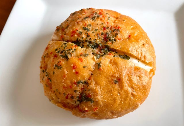 マヌルパンガーリック＆クリームチーズ