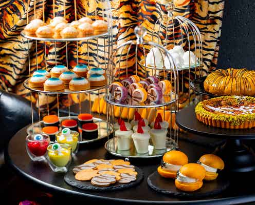コンラッド大阪で“虎柄×ハロウィン”スイーツビュッフェ、虎柄ロールや尻尾ムースケーキ